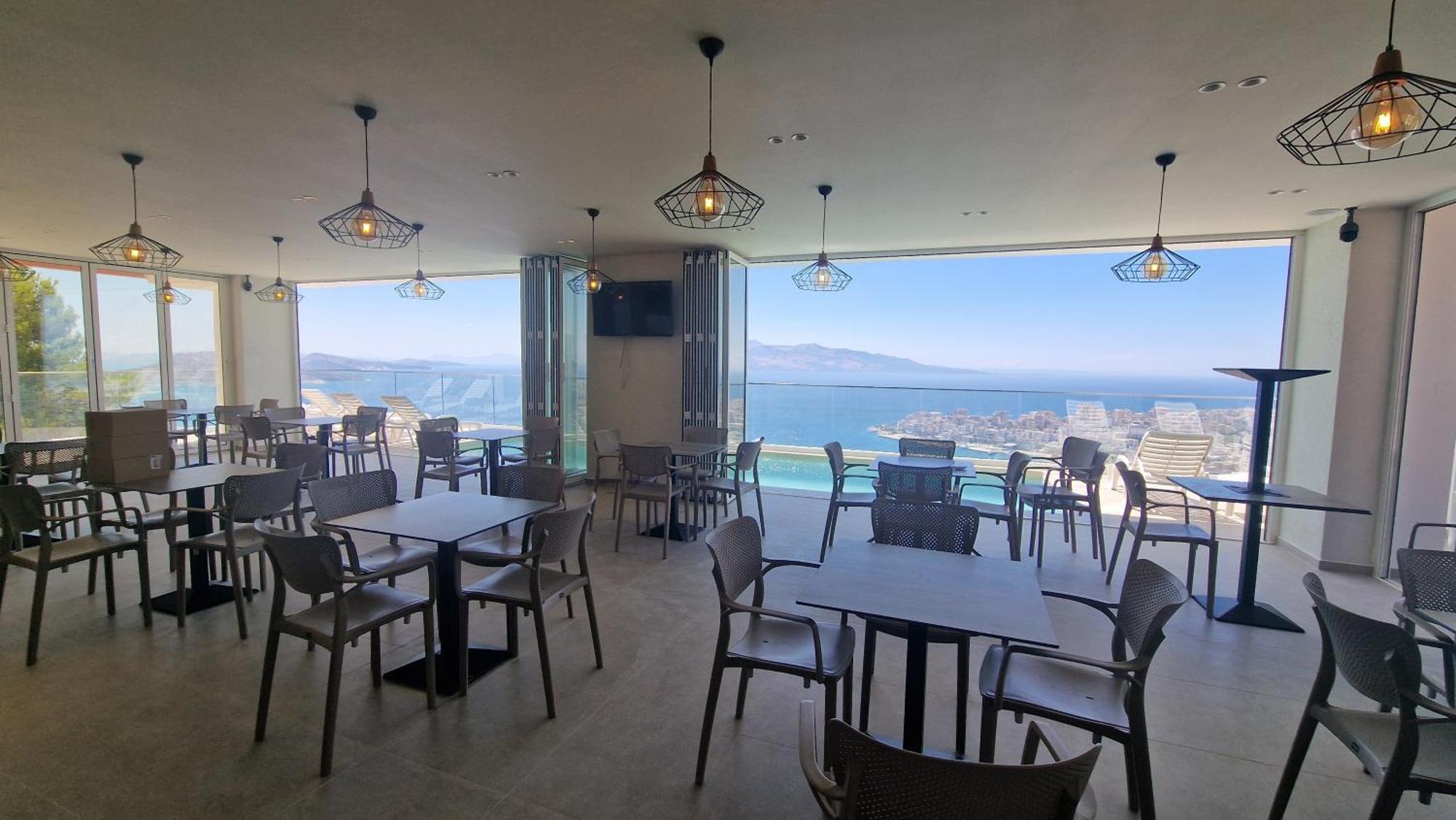 Sunset Shoreline - Sea View - Free Private Parking - Pool Hotel Sarande