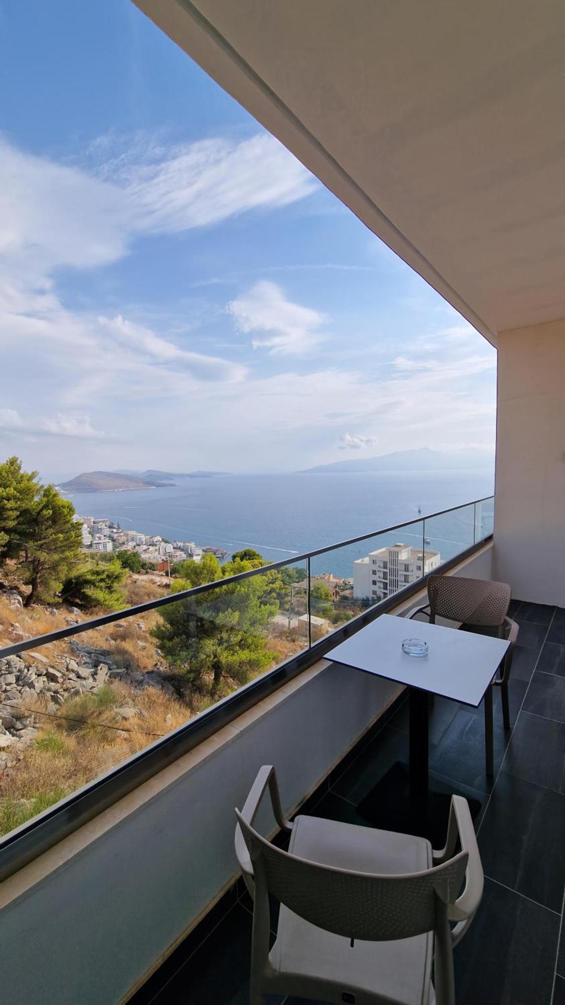 Sunset Shoreline - Sea View - Free Private Parking - Pool