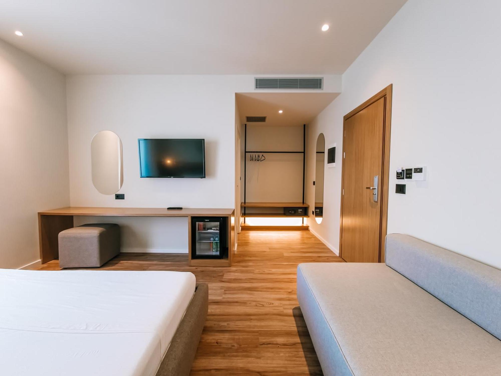 Sunset Shoreline - Sea View - Free Private Parking - Pool 4* Sarande