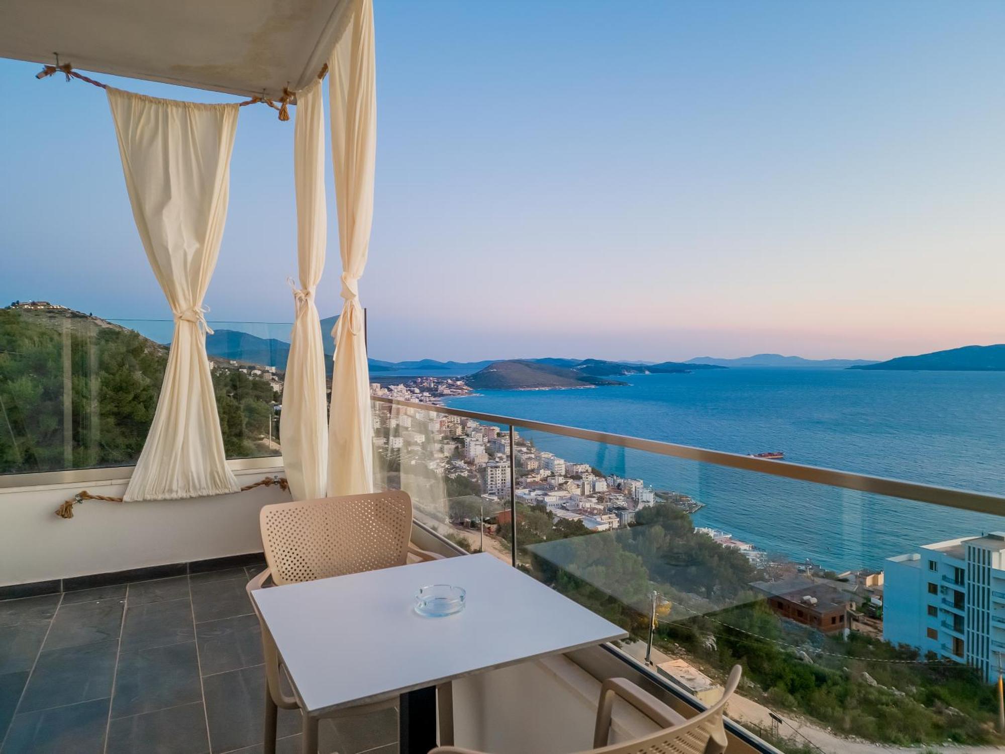 Sunset Shoreline - Sea View - Free Private Parking - Pool