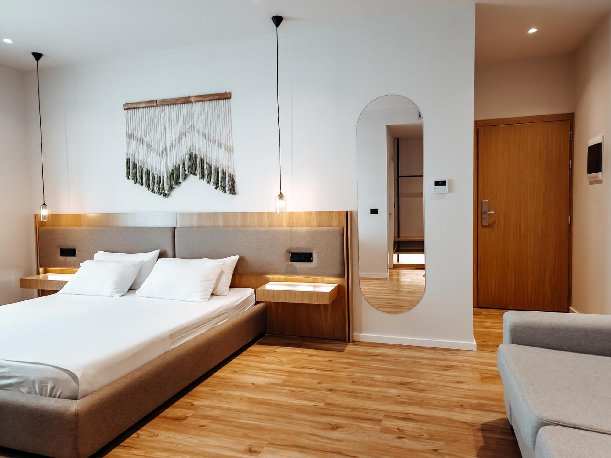 Hotel Sunset Shoreline - Sea View - Free Private Parking - Pool