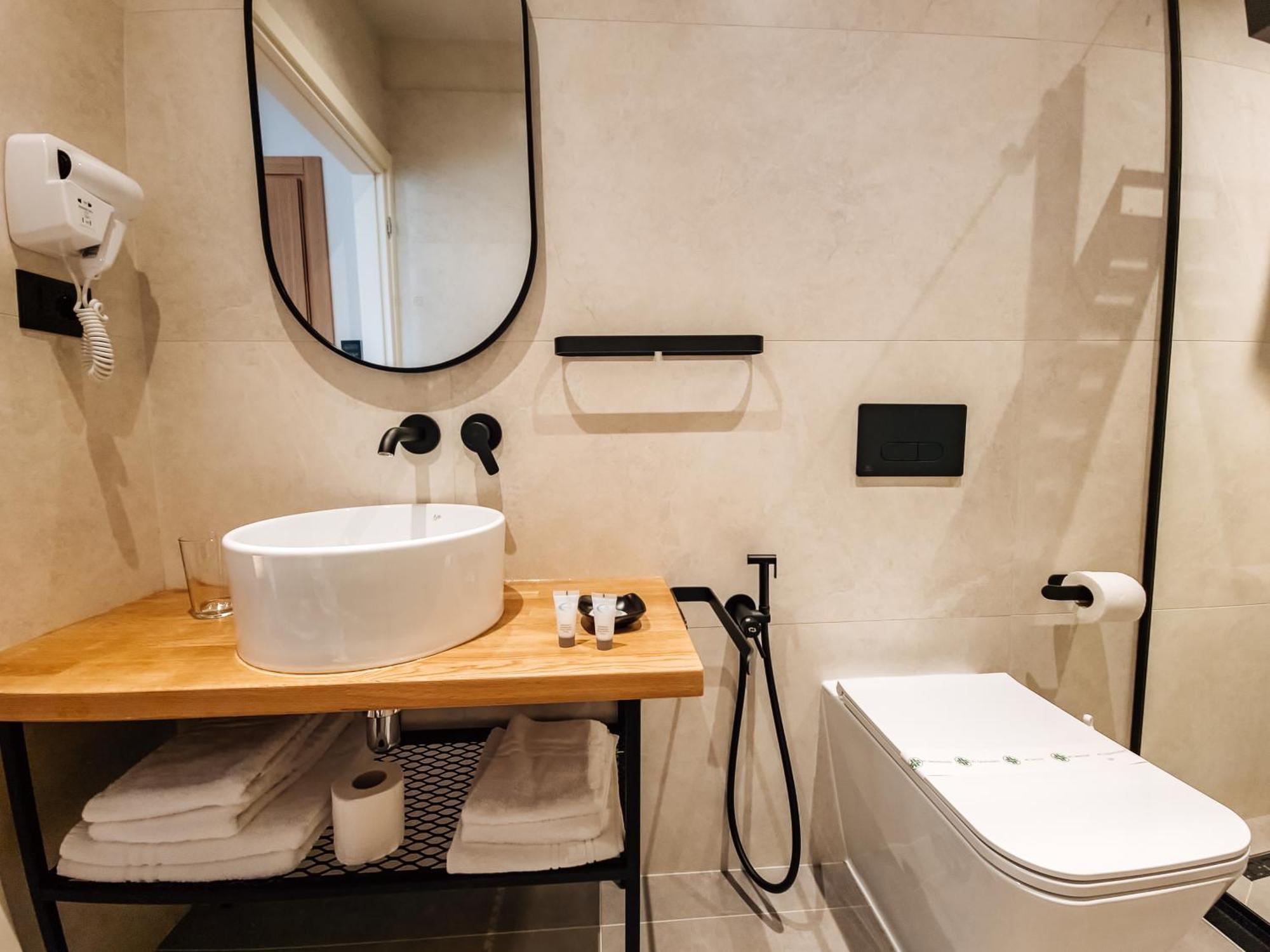 Sunset Shoreline - Sea View - Free Private Parking - Pool Sarande