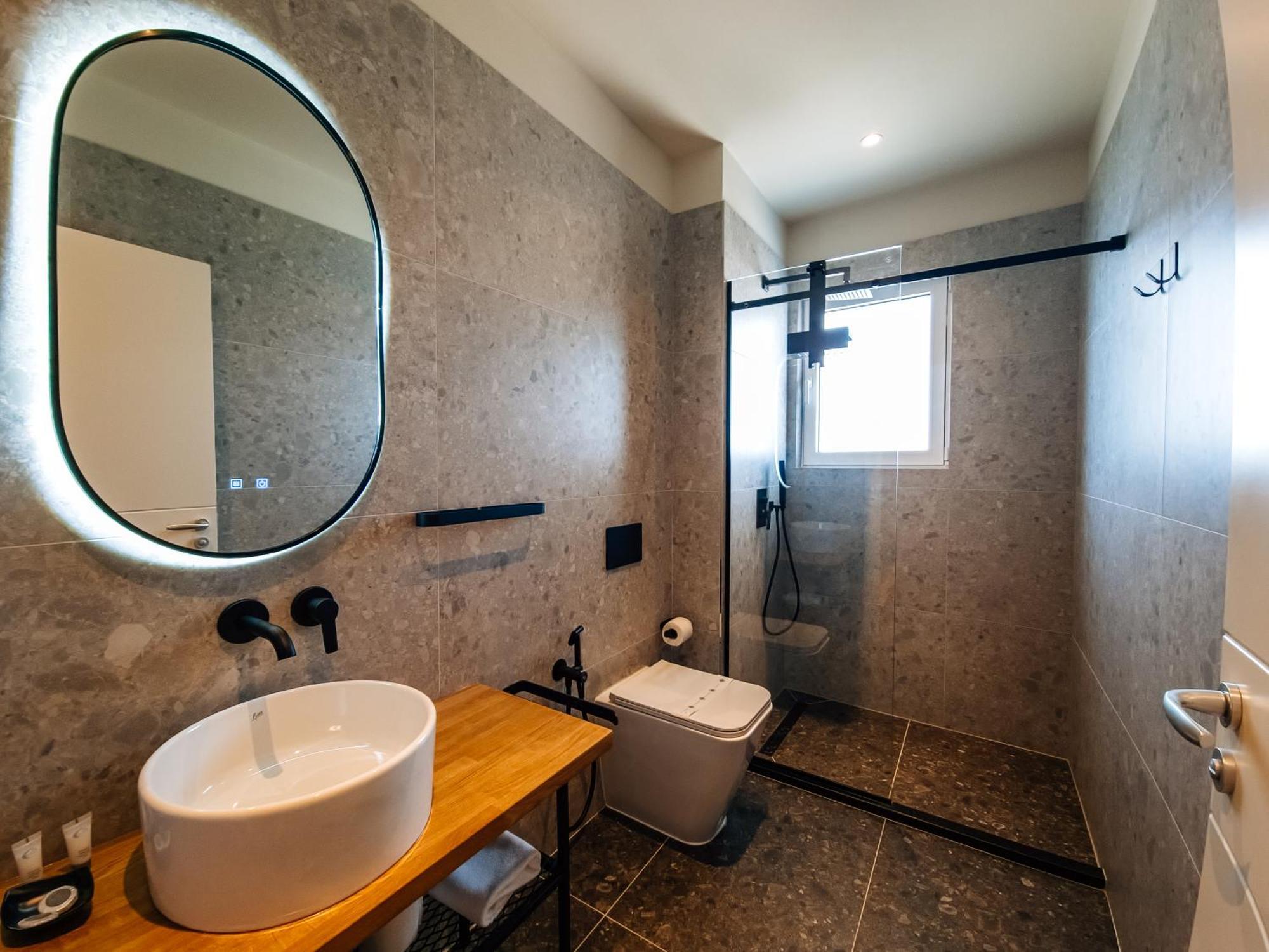 Sunset Shoreline - Sea View - Free Private Parking - Pool 4*