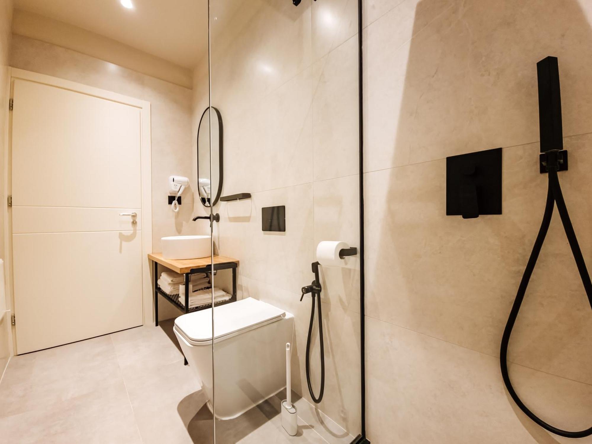 Sunset Shoreline - Sea View - Free Private Parking - Pool