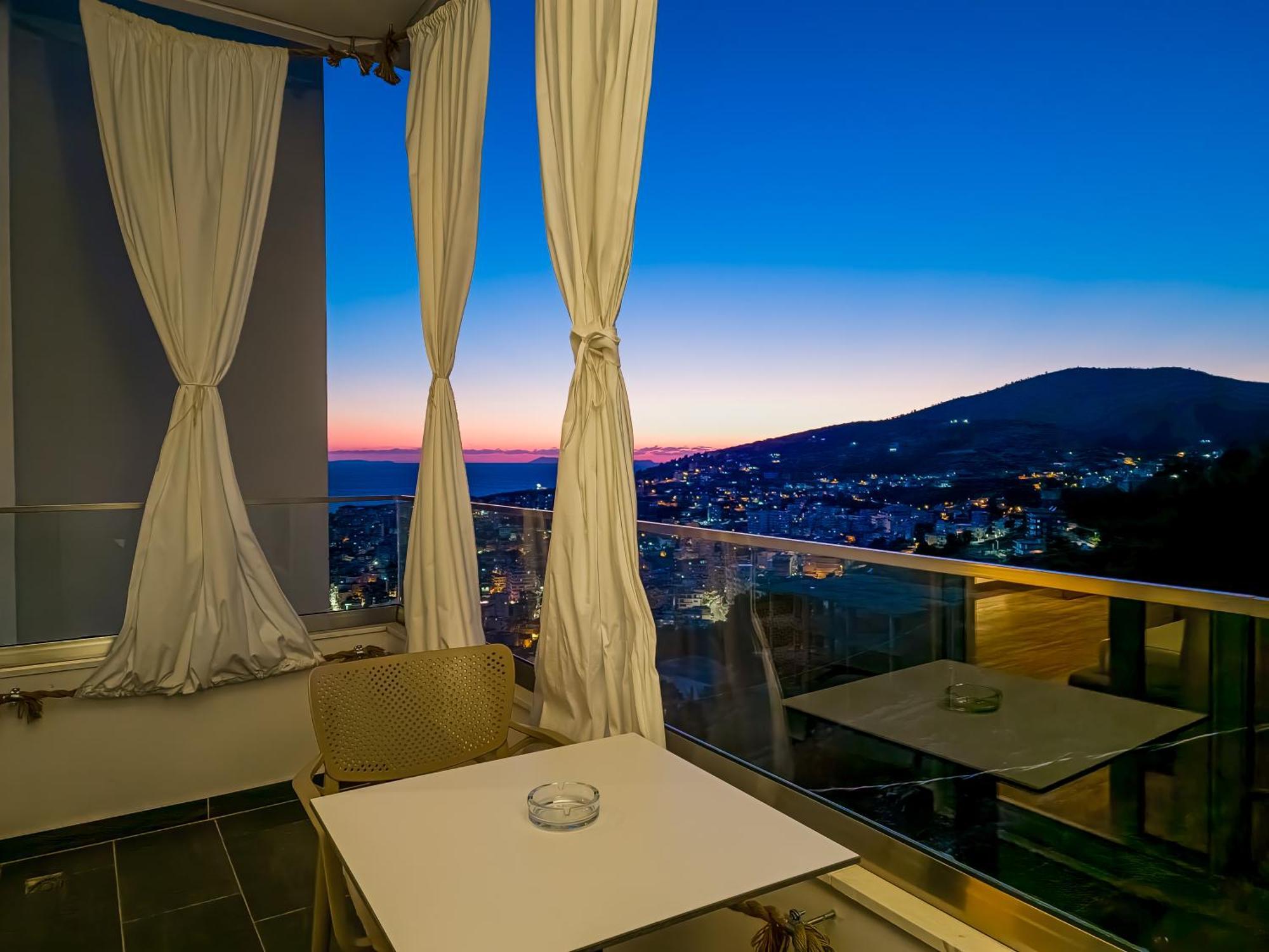 Sunset Shoreline - Sea View - Free Private Parking - Pool Hotel Sarande
