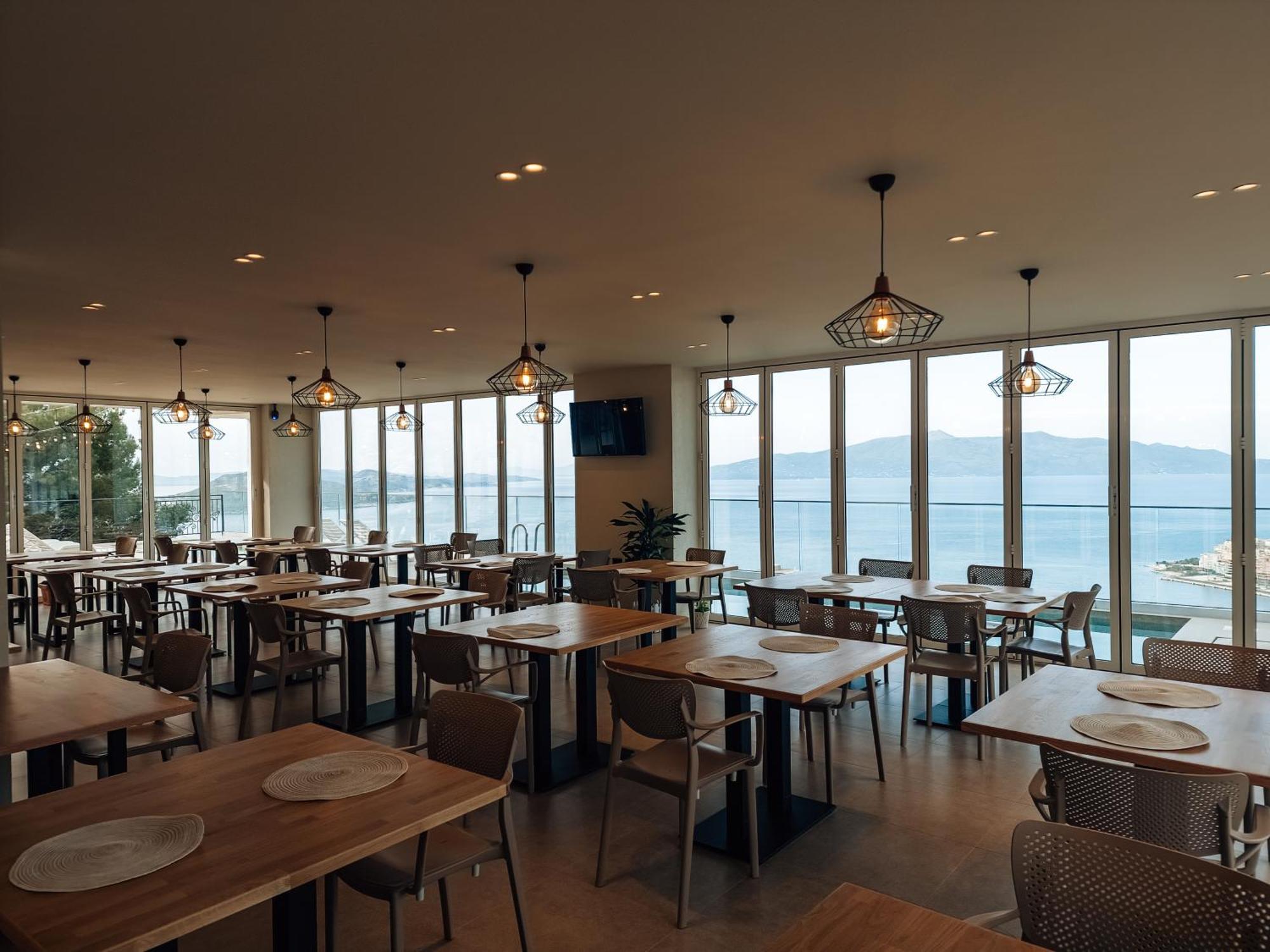 Sunset Shoreline - Sea View - Free Private Parking - Pool Sarande