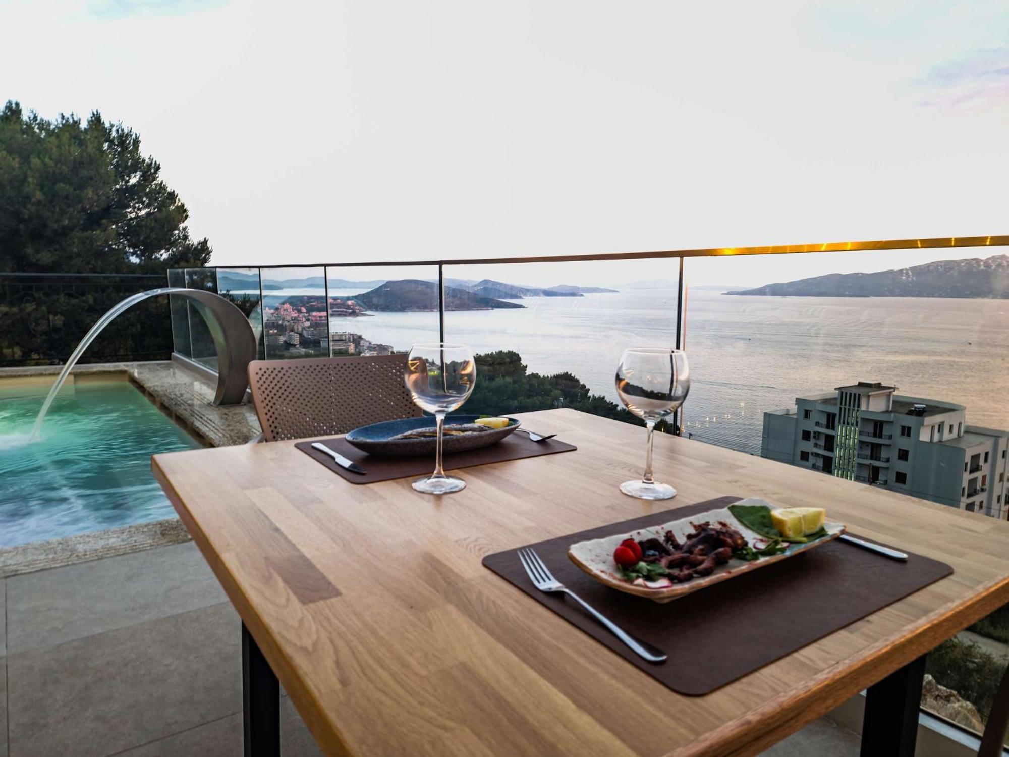 Sunset Shoreline - Sea View - Free Private Parking - Pool 4* Sarande
