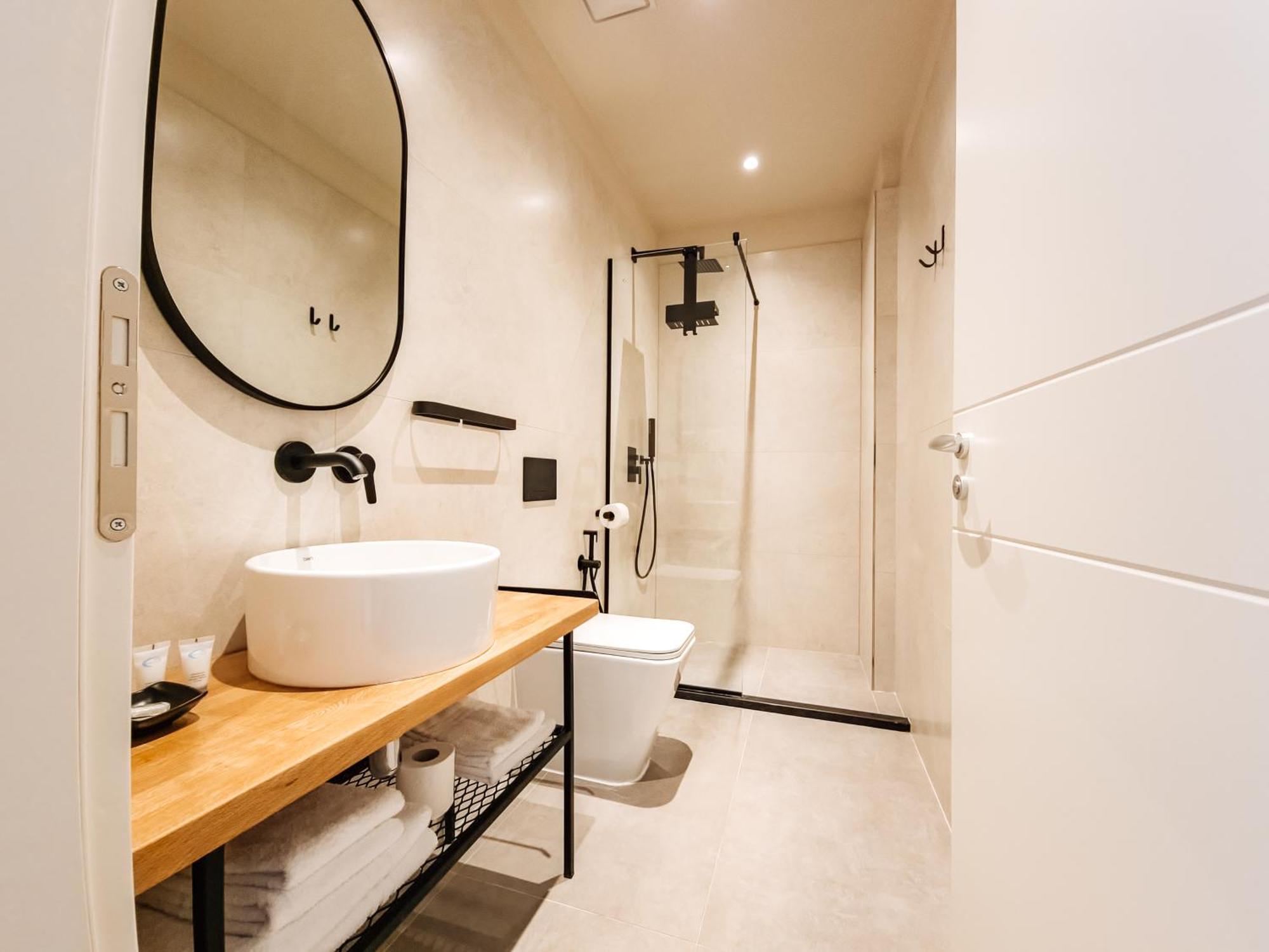 Hotel Sunset Shoreline - Sea View - Free Private Parking - Pool