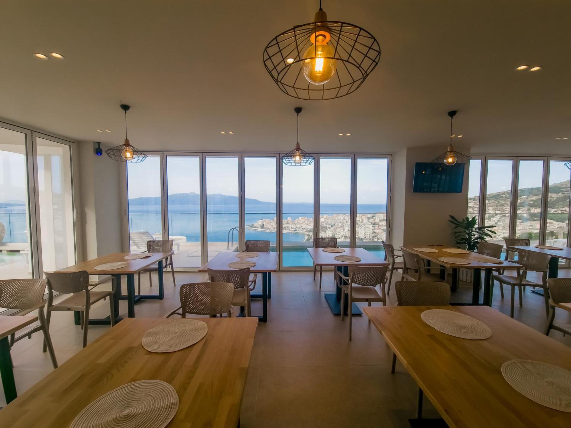 Sunset Shoreline - Sea View - Free Private Parking - Pool Hotel