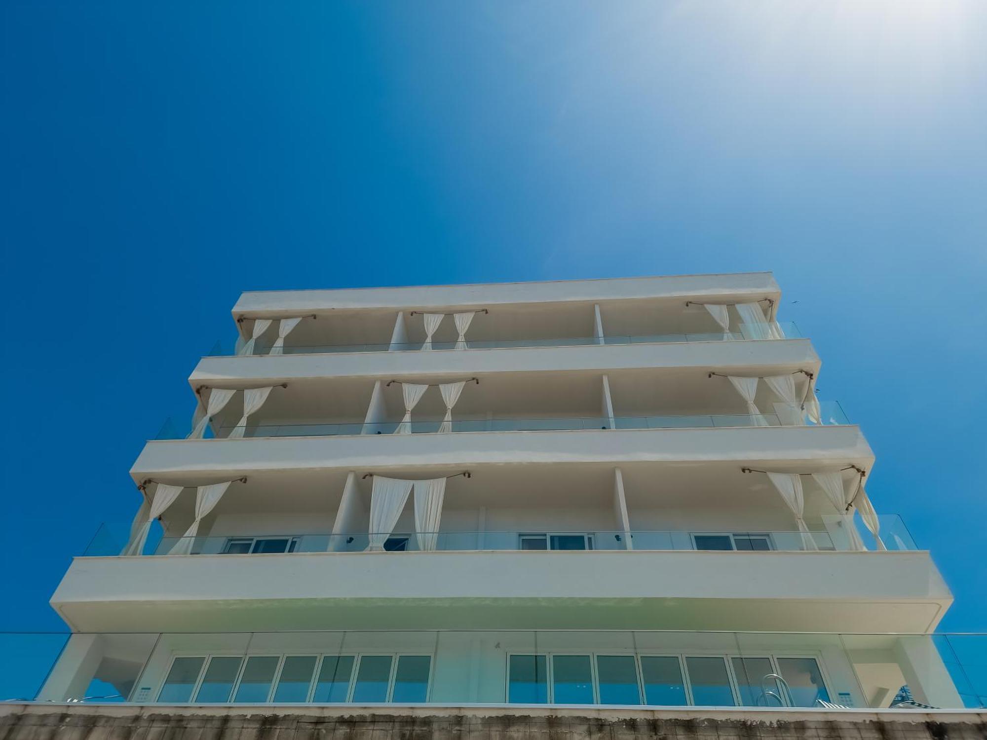 Sunset Shoreline - Sea View - Free Private Parking - Pool Hotel 4*